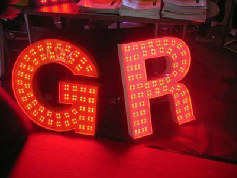 安义LED发光字常见的安装误区。